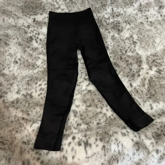 Lululemon Seamless Ribbed Leggings - Picture 2 of 6